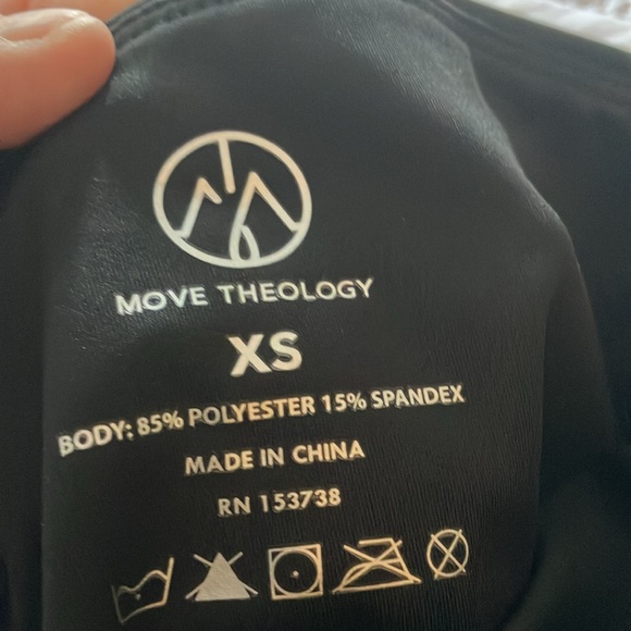 Move theology biker shorts with pockets - Picture 6 of 6